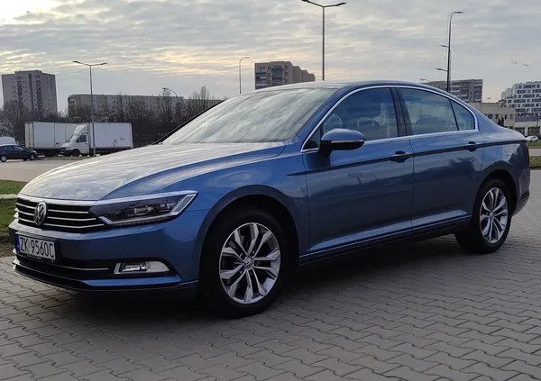 lubelskie Volkswagen Passat cena 78000 przebieg: 87700, rok produkcji 2016 z Warszawa